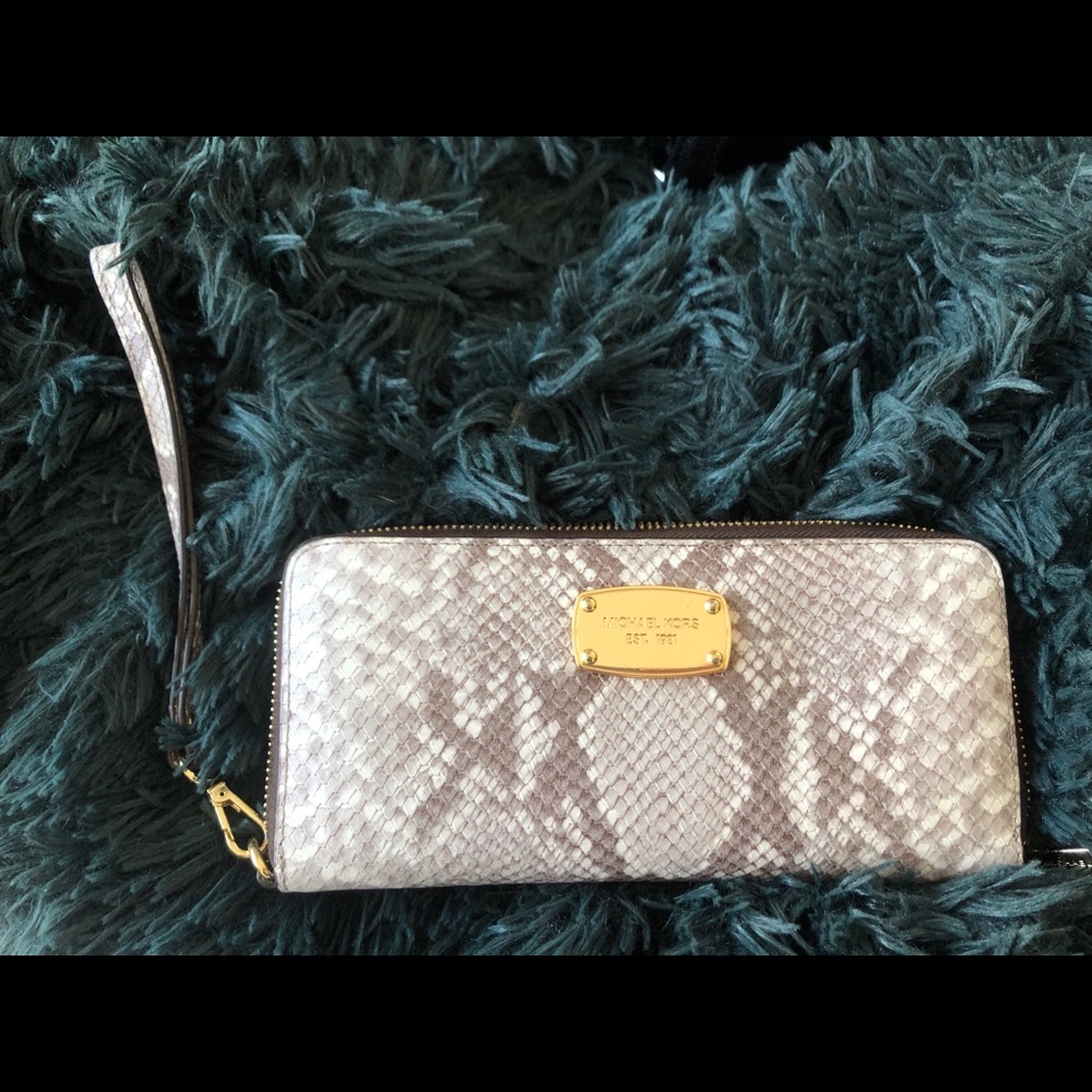 MICHAEL KORS WRISTLET